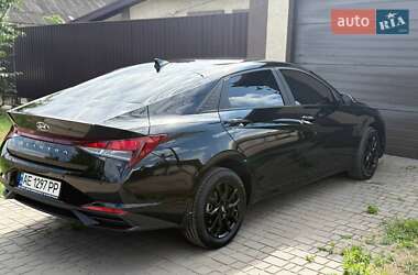 Седан Hyundai Elantra 2021 в 