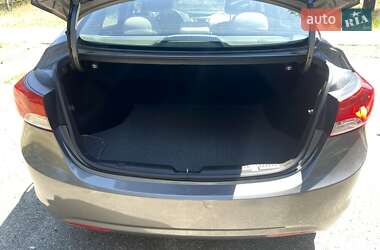 Седан Hyundai Elantra 2012 в 
