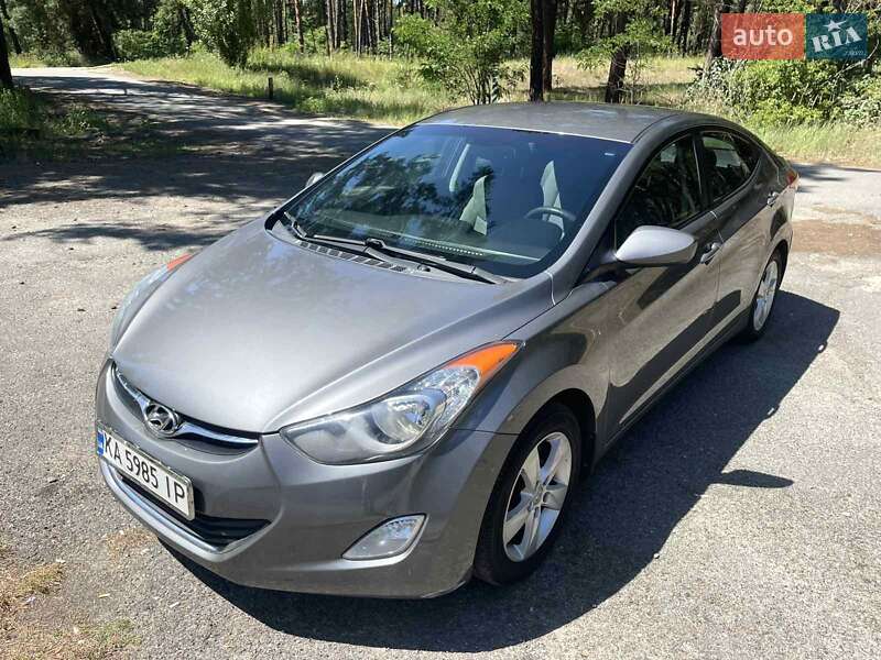 Hyundai Elantra 2012