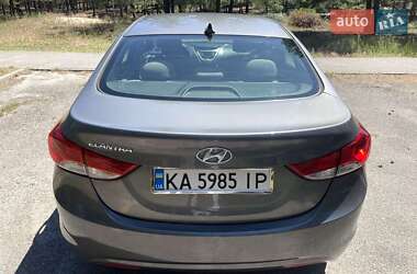 Седан Hyundai Elantra 2012 в 