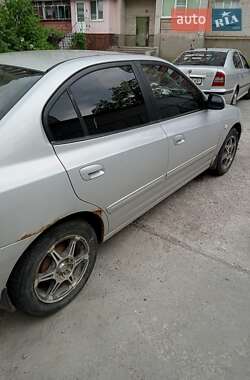 Седан Hyundai Elantra 2004 в 