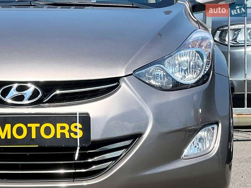 Седан Hyundai Elantra 2013 в Киеве
