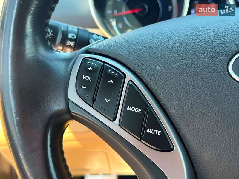 Седан Hyundai Elantra 2013 в Киеве