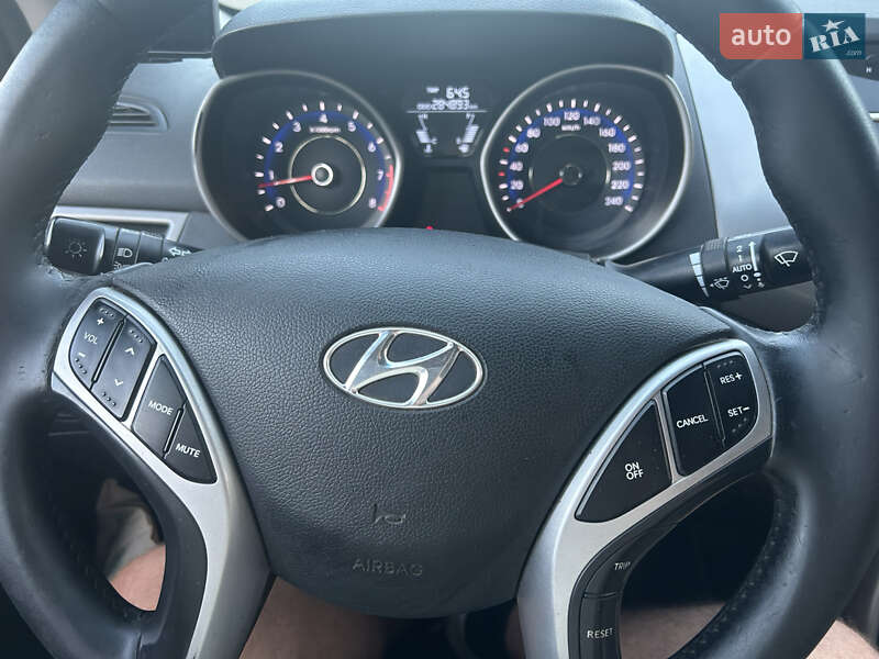Седан Hyundai Elantra 2012 в Николаеве