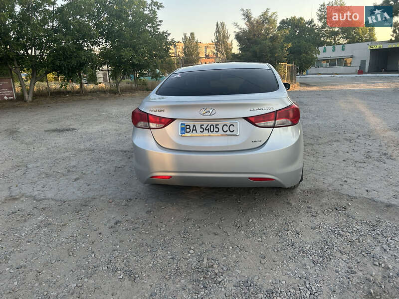 Седан Hyundai Elantra 2012 в Николаеве