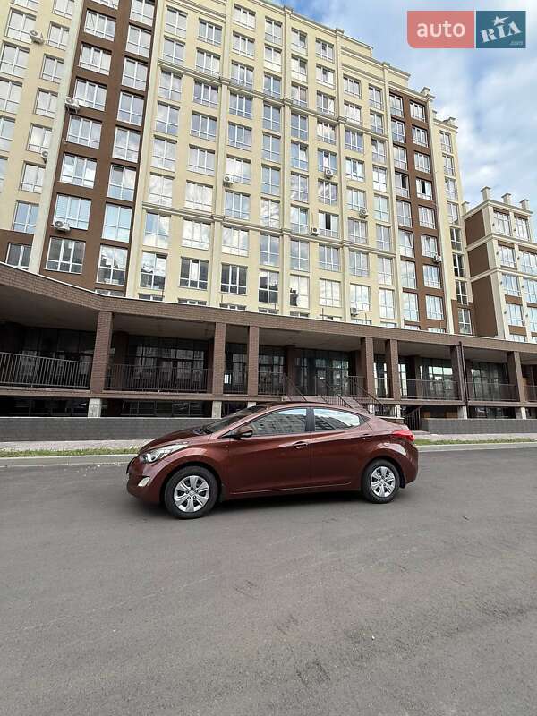 Седан Hyundai Elantra 2012 в Киеве