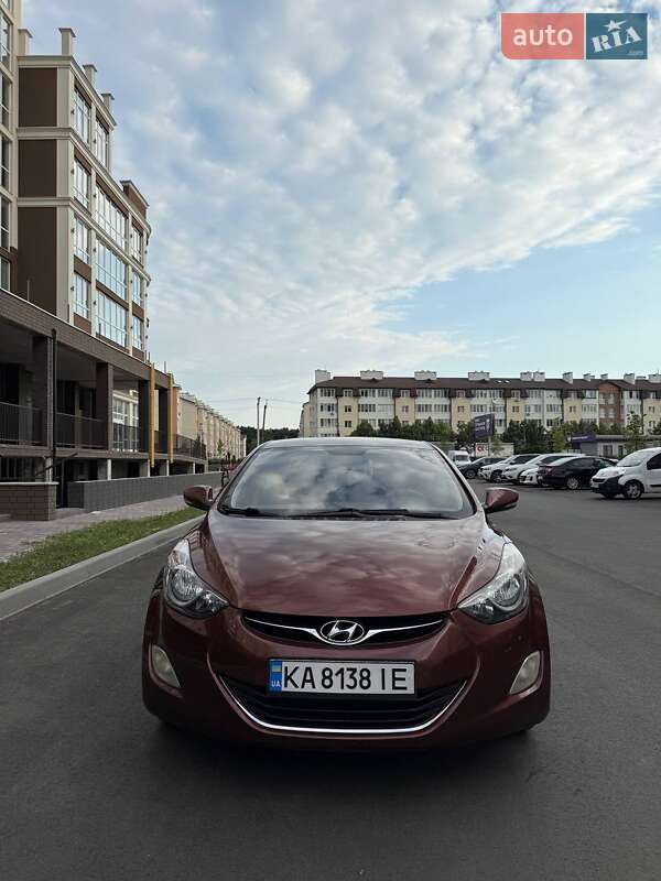 Седан Hyundai Elantra 2012 в Киеве