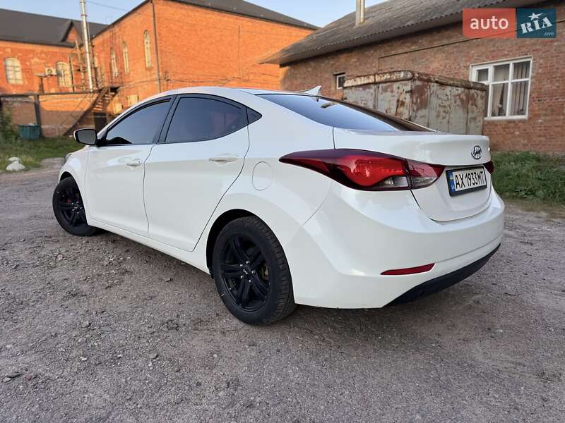 Седан Hyundai Elantra 2014 в Богодухове