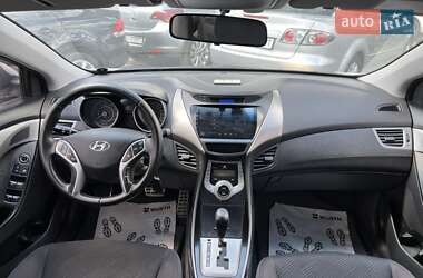 Седан Hyundai Elantra 2012 в 