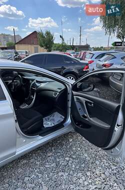 Седан Hyundai Elantra 2012 в 