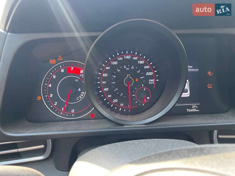 Седан Hyundai Elantra 2021 в Киеве
