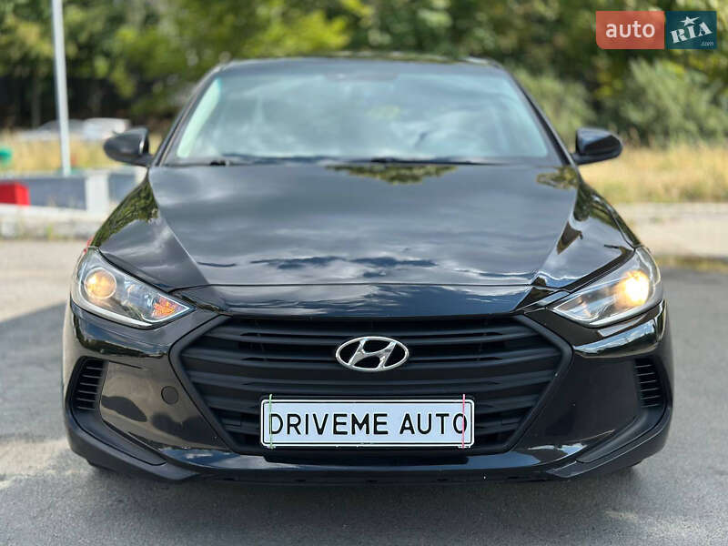 Седан Hyundai Elantra 2016 в Днепре