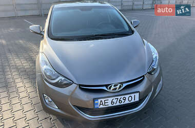 Hyundai Elantra 2011