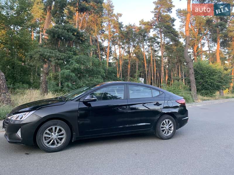 Hyundai Elantra 2019
