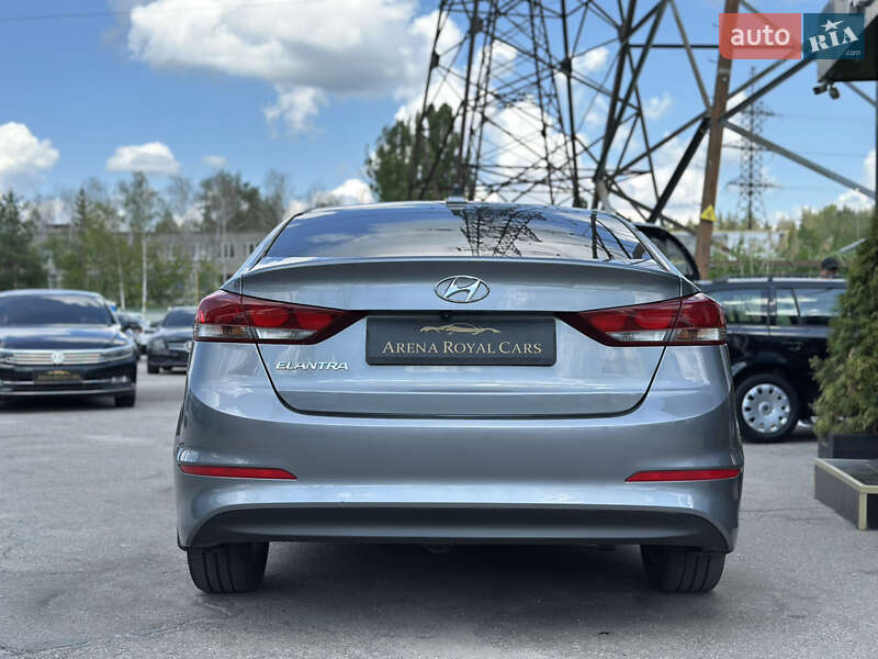 Седан Hyundai Elantra 2017 в Харкові