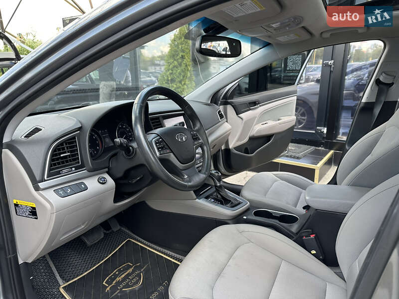 Седан Hyundai Elantra 2017 в Харкові