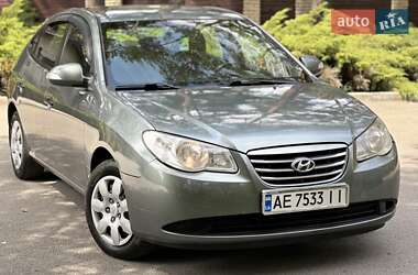 Седан Hyundai Elantra 2010 в Новомосковську