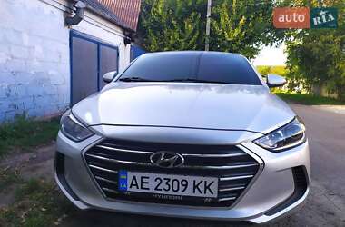Седан Hyundai Elantra 2016 в Києві