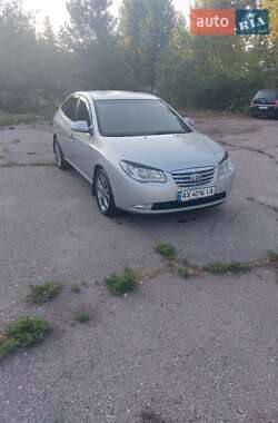 Седан Hyundai Elantra 2010 в Чугуеве