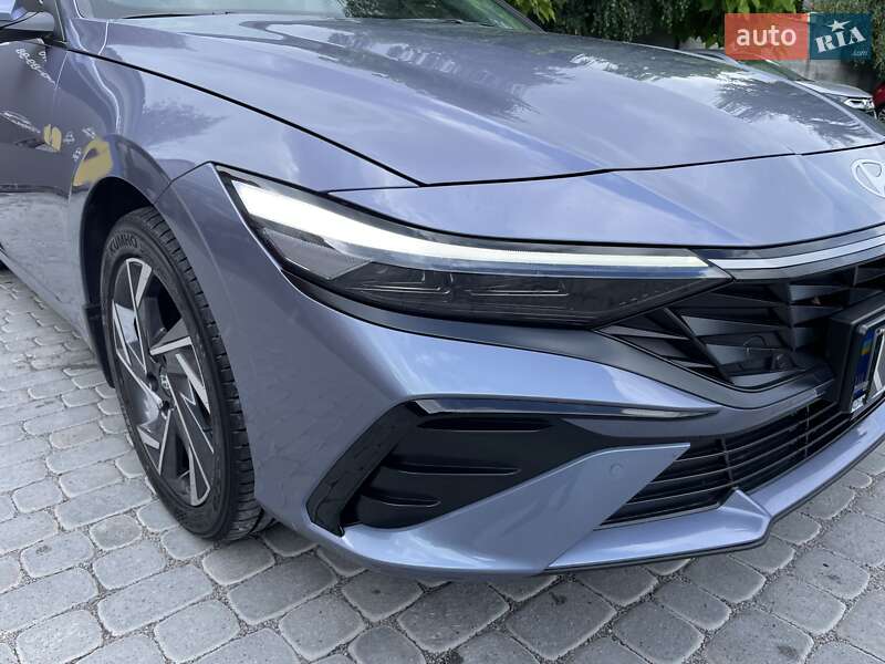 Седан Hyundai Elantra 2024 в Виннице