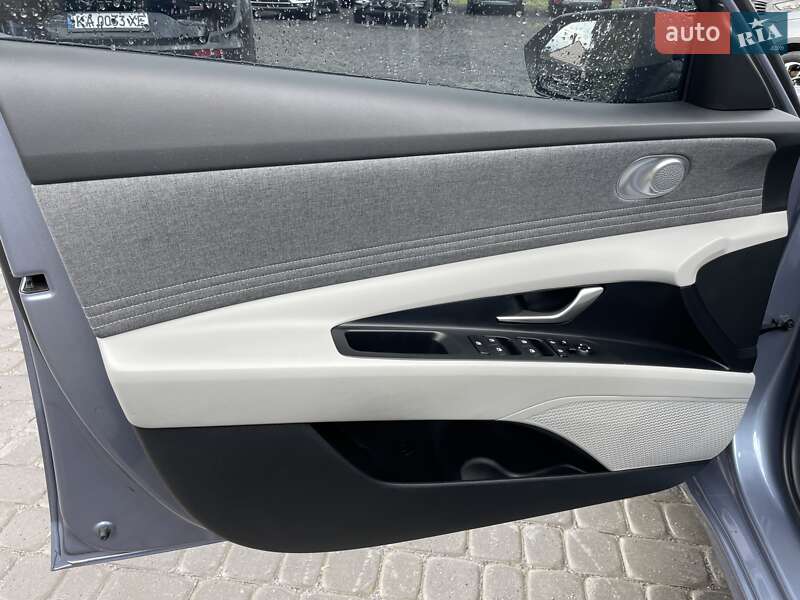 Седан Hyundai Elantra 2024 в Виннице