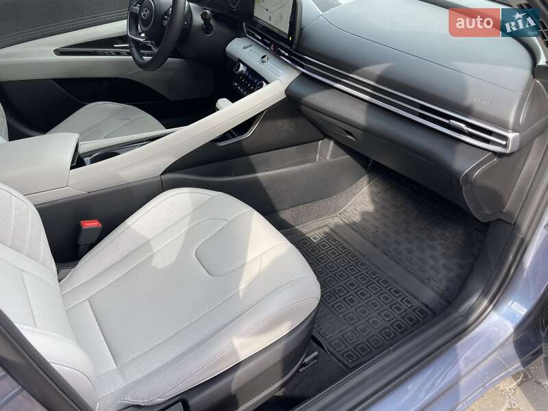 Седан Hyundai Elantra 2024 в Виннице