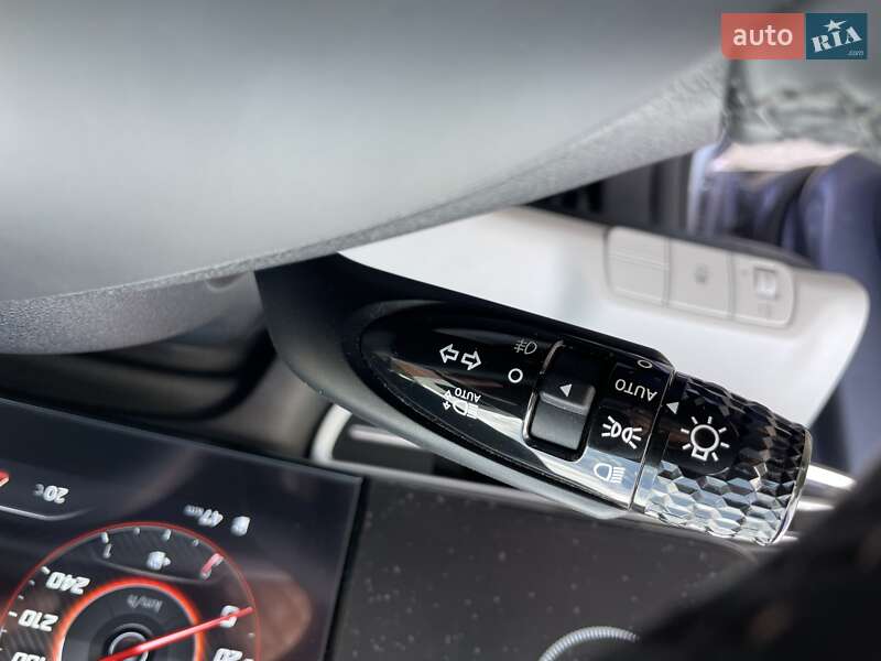 Седан Hyundai Elantra 2024 в Виннице