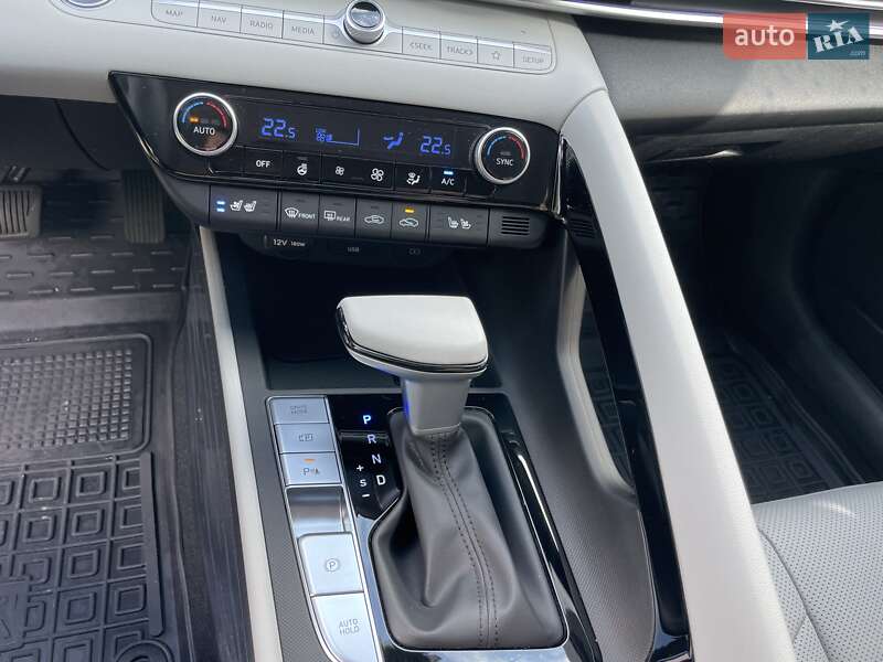 Седан Hyundai Elantra 2024 в Виннице