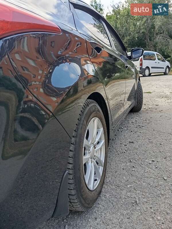 Седан Hyundai Elantra 2012 в Кременчуге