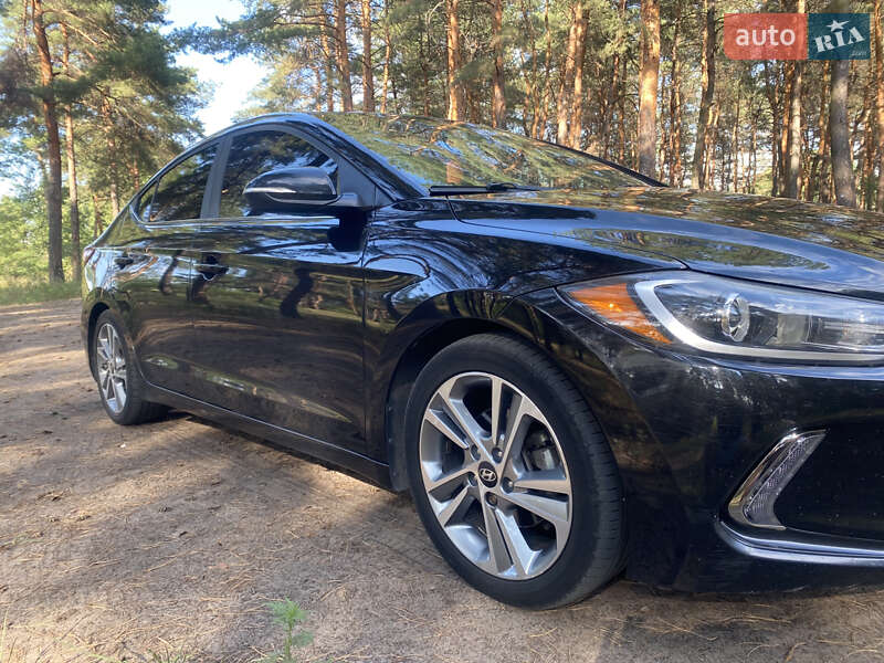 Седан Hyundai Elantra 2017 в Каменском