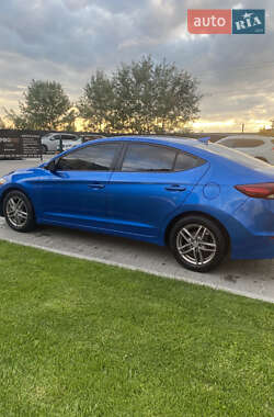 Седан Hyundai Elantra 2016 в 