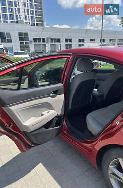 Седан Hyundai Elantra 2016 в 