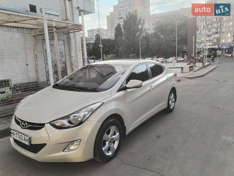 Седан Hyundai Elantra 2012 в Одессе