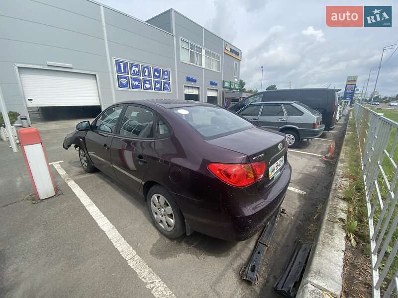 Седан Hyundai Elantra 2008 в Киеве