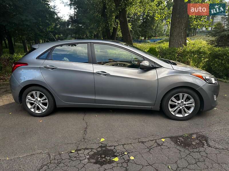 Хэтчбек Hyundai Elantra 2014 в Киеве