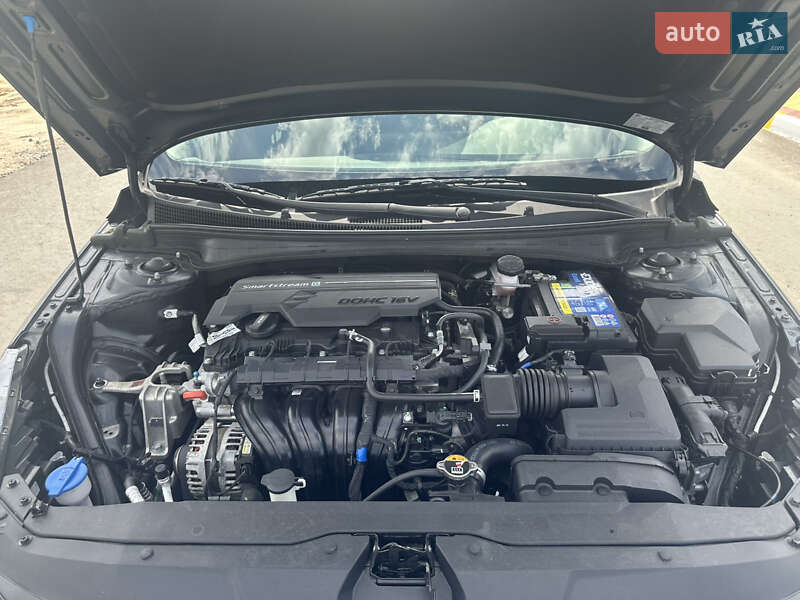 Седан Hyundai Elantra 2022 в Ирпене