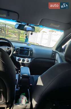 Седан Hyundai Elantra 2007 в Черновцах