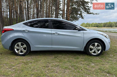 Седан Hyundai Elantra 2013 в 
