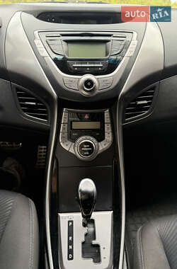 Седан Hyundai Elantra 2013 в 