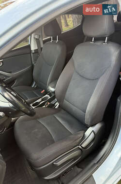 Седан Hyundai Elantra 2013 в 