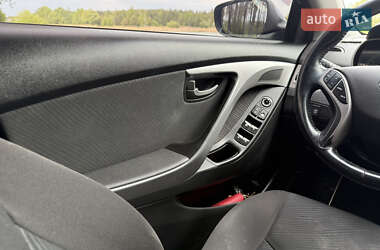 Седан Hyundai Elantra 2013 в 