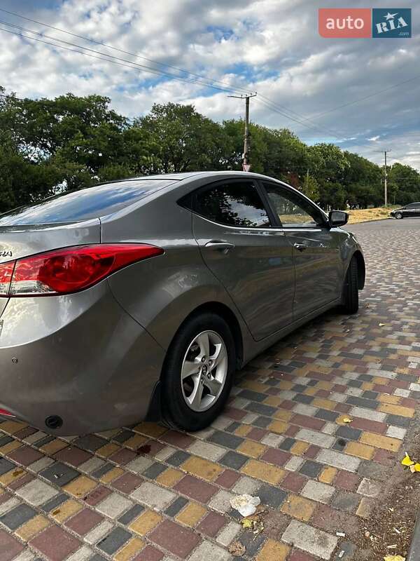 Седан Hyundai Elantra 2012 в Кропивницком