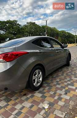 Седан Hyundai Elantra 2012 в 