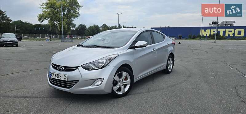 Hyundai Elantra 2012