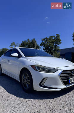 Седан Hyundai Elantra 2017 в 