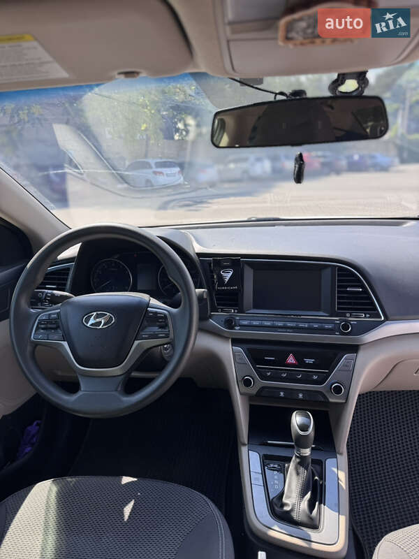 Седан Hyundai Elantra 2016 в Одесі