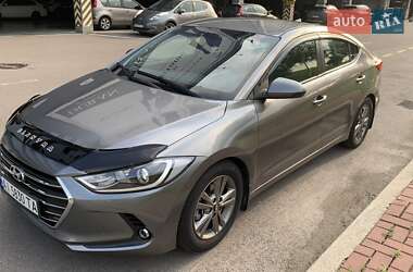 Седан Hyundai Elantra 2018 в Киеве