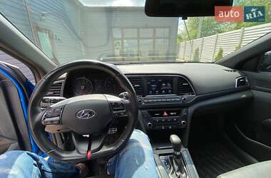 Седан Hyundai Elantra 2016 в Борисполе