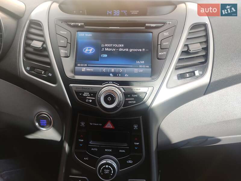 Седан Hyundai Elantra 2014 в Запорожье