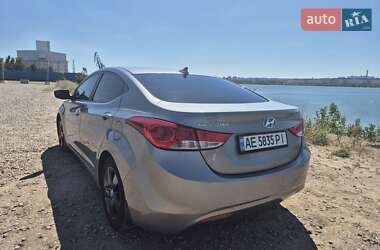 Седан Hyundai Elantra 2013 в 